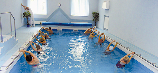 Wassergymnastik im Franzensbader Kurhaus Palace